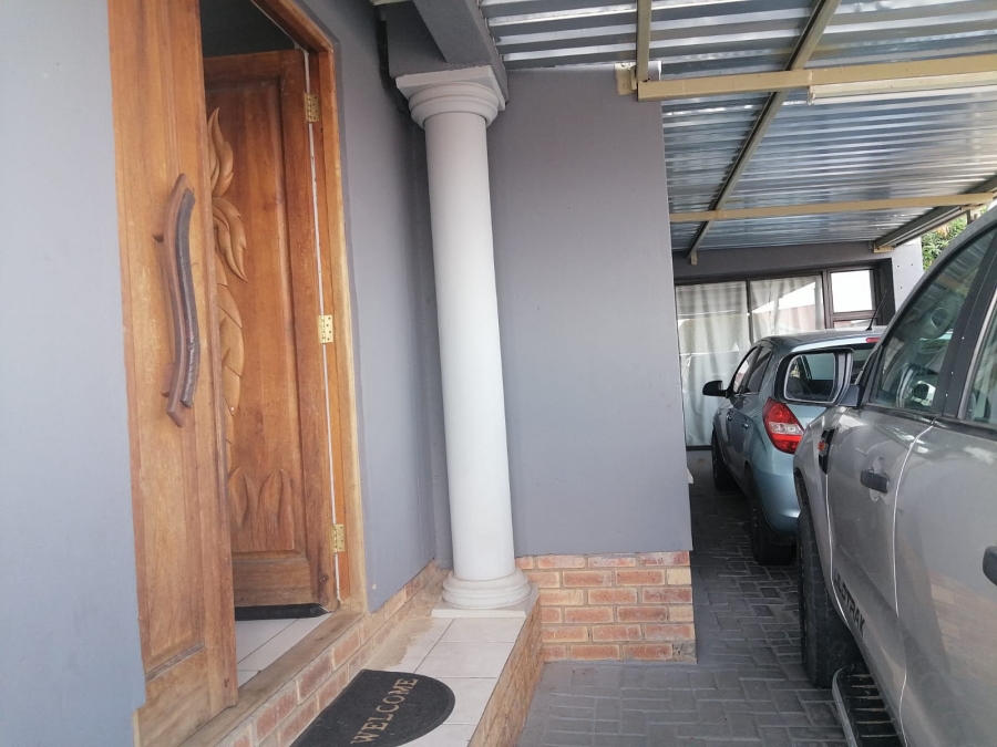 4 Bedroom Property for Sale in Tlhabane West North West